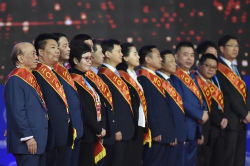釋放聘任制的“鲇魚(yú)效應(yīng)”（人民時(shí)評(píng)）