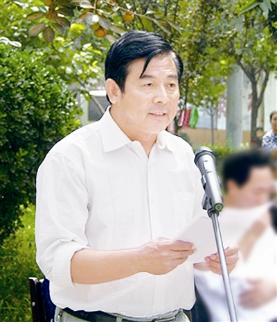 村“兩委”的“特殊待遇”