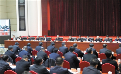 11月11日，經(jīng)黨中央批準，全國推開國家監(jiān)察體制改革試點工作動員部署電視電話會議在太原召開。中共中央政治局常委、中央紀委書記趙樂際出席會議并講話。新華社記者 鞠鵬 攝