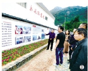 小漁村正朝著全面建成小康社會(huì)的目標(biāo)大步邁進(jìn)，一個(gè)生機(jī)勃勃的山?；▓@即將建成