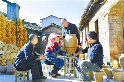 “苦窯工”捧上了“金飯碗”