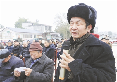 數(shù)據(jù)背后是扎實的事實做支撐,形式花樣翻新,身邊的不正之風(fēng)和腐敗問題依然存在,我們愿意跟著黨中央一起堅定反腐,凡是群眾反映強烈的問題都要嚴肅認真對待,凡是損害群眾利益的行為都要堅決糾正,廉政教育